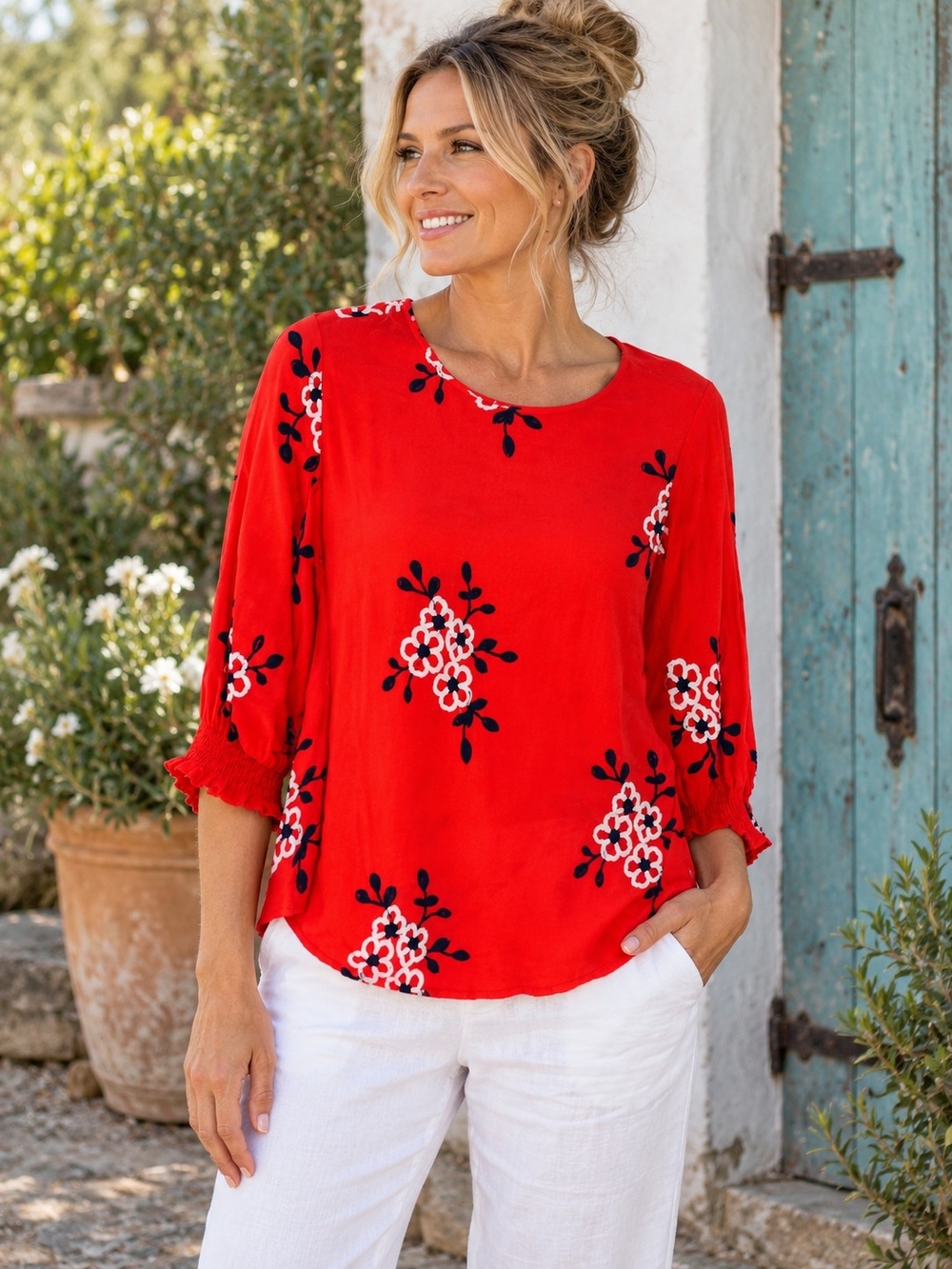 Kindred Red Floral Embroidered Smocked Sleeve Blouse Top Size Small